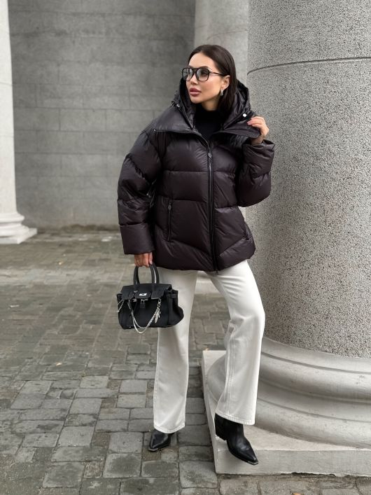 Пуховик укороченный с капюшоном, черный