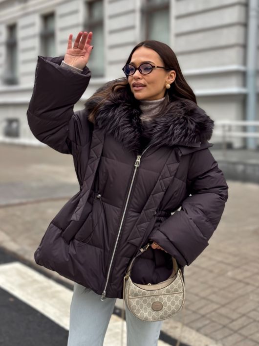 Пуховик с мехом лисы, баклажановый