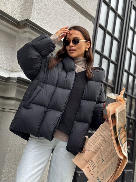 Пуховик укороченный с капюшоном, черный