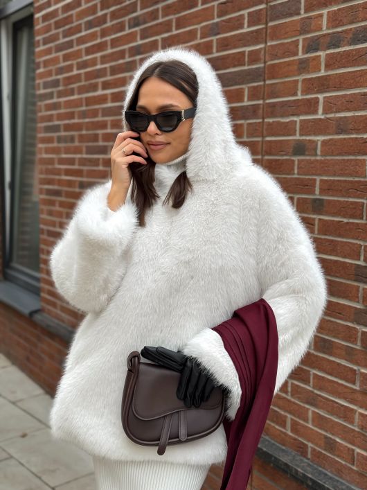 Шубка из эко-песца, белый