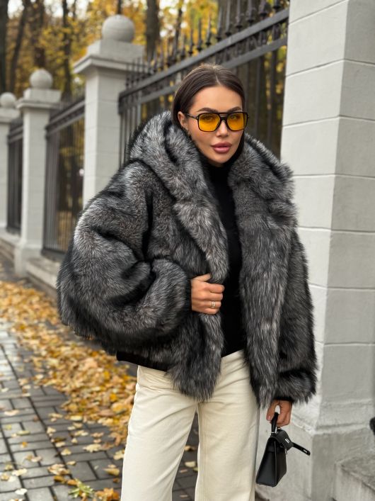 Шубка укороченная из экомеха, серый