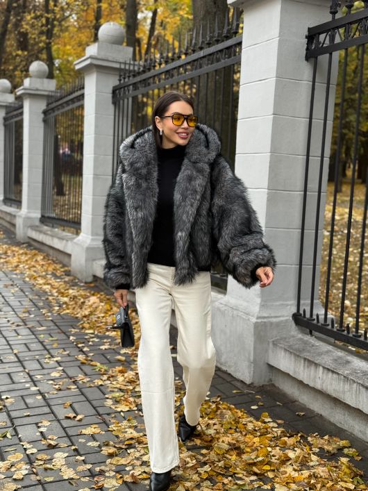 Шубка укороченная из экомеха, серый