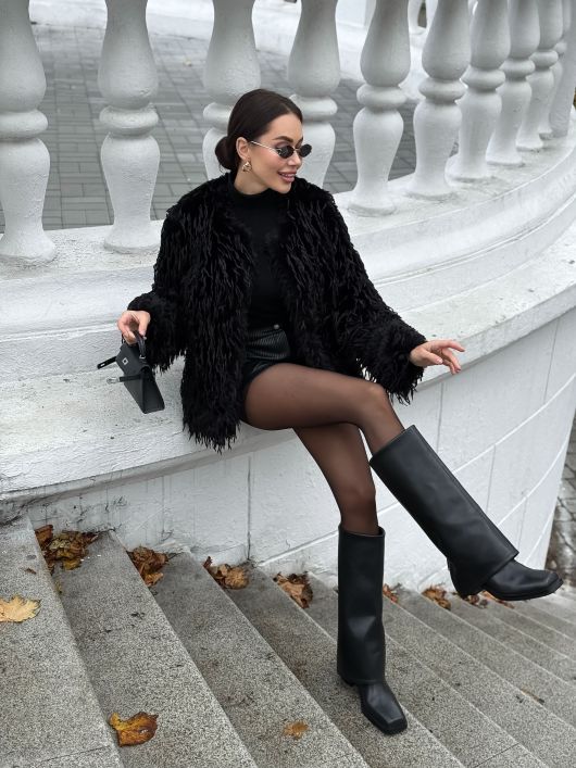 Бомбер укороченный с перьями, черный