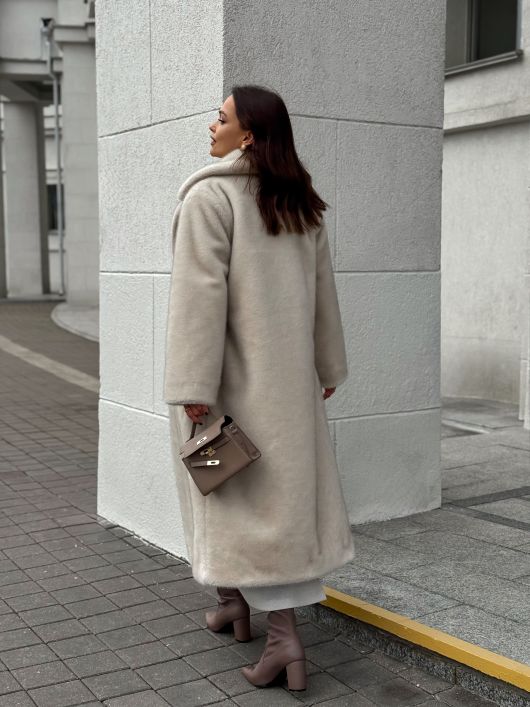 Шубка "волк" в макси длине, бежевый