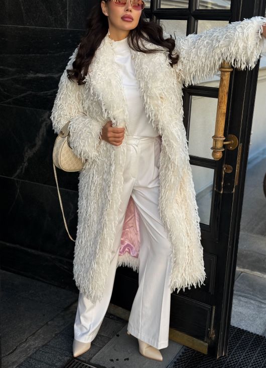 Шубка с перьями, белый