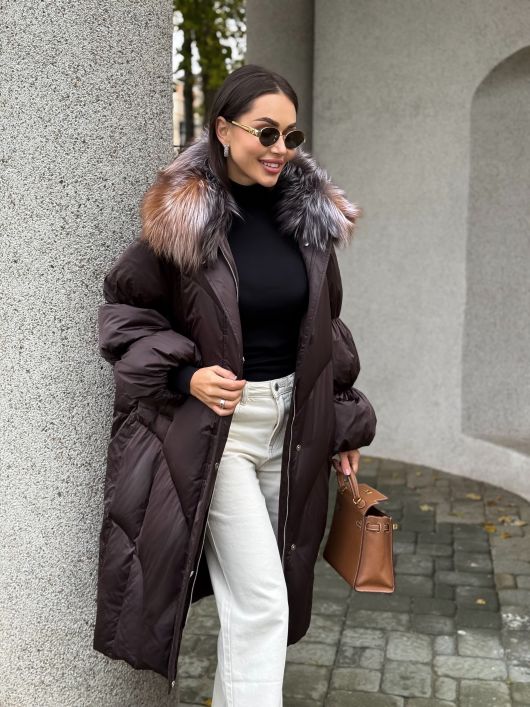 Пуховик в длине с мехом лисы, черный