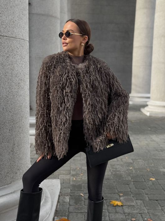 Бомбер укороченный с перьями, шоколадный