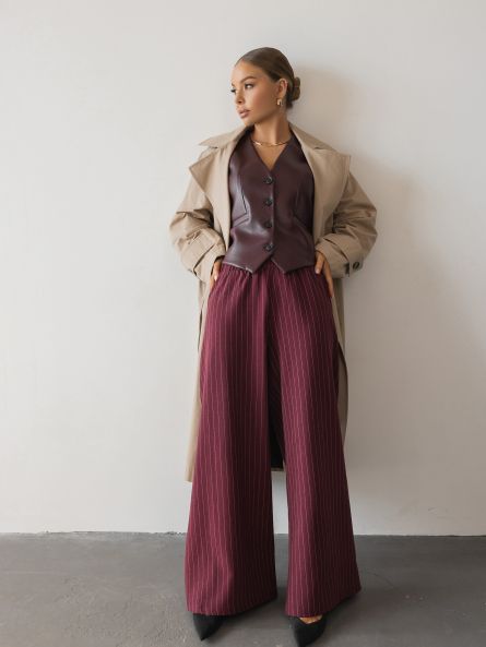 Жилет из экокожи, бордовый