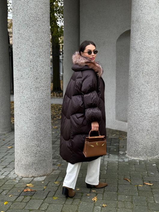 Пуховик в длине с мехом лисы, черный