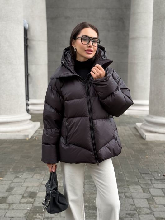 Пуховик укороченный с капюшоном, черный