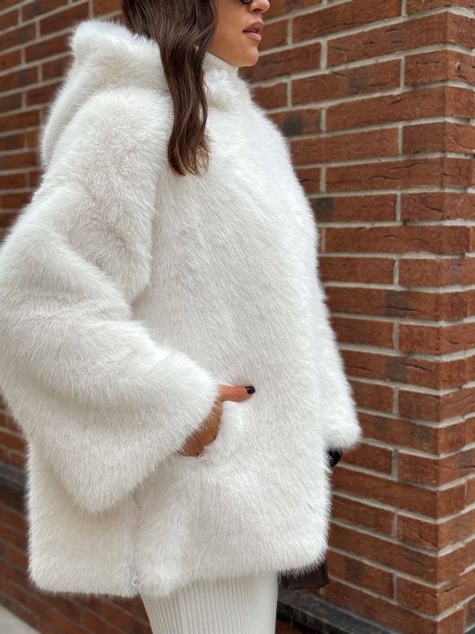 Шубка из эко-песца, белый