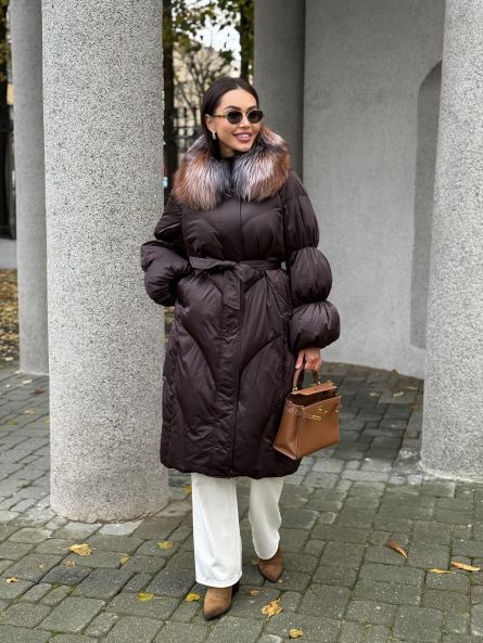 Пуховик в длине с мехом лисы, черный