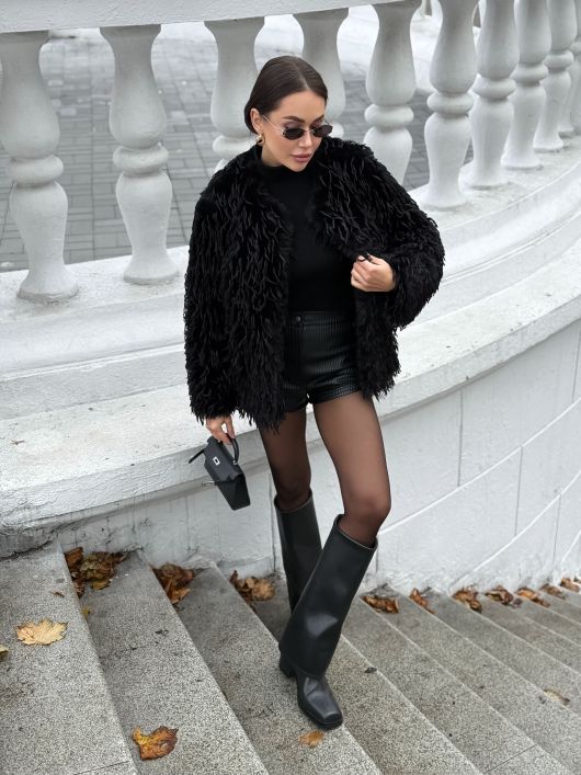 Бомбер укороченный с перьями, черный