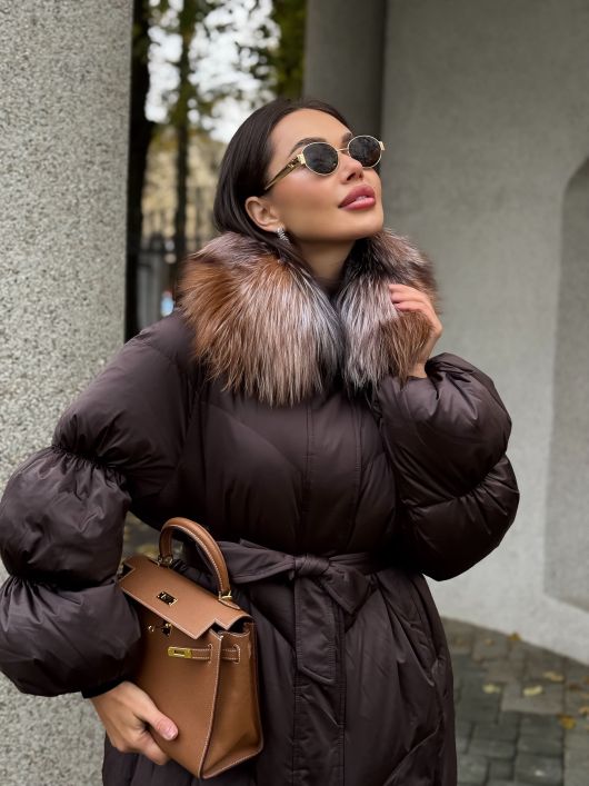 Пуховик в длине с мехом лисы, черный