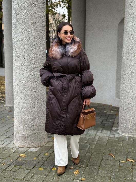 Пуховик в длине с мехом лисы, черный