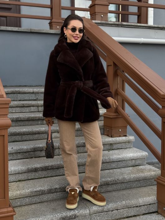 Шубка "волк" в средней длине, шоколадный