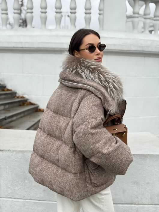 Пуховик с мехом лисы из мохера, кофейный
