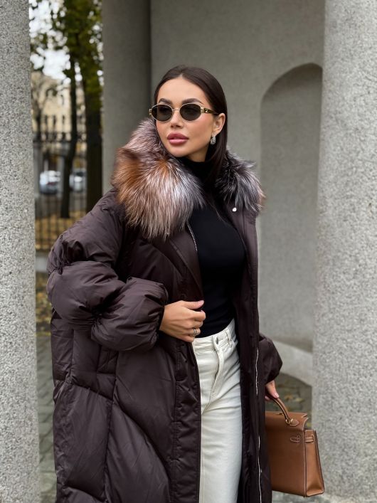 Пуховик в длине с мехом лисы, черный