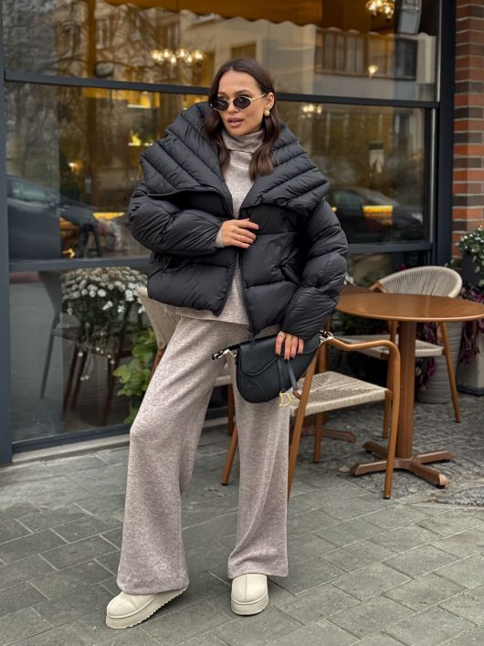 Пуховик укороченный с воротником-стойкой, черный