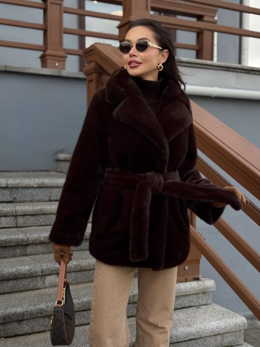 Шубка "волк" в средней длине, шоколадный