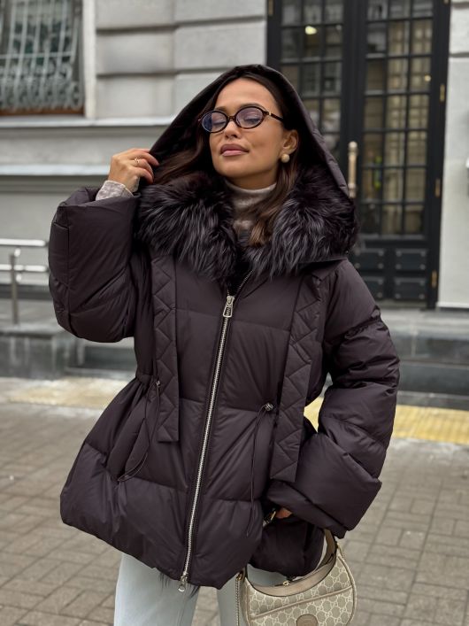 Пуховик с мехом лисы, баклажановый